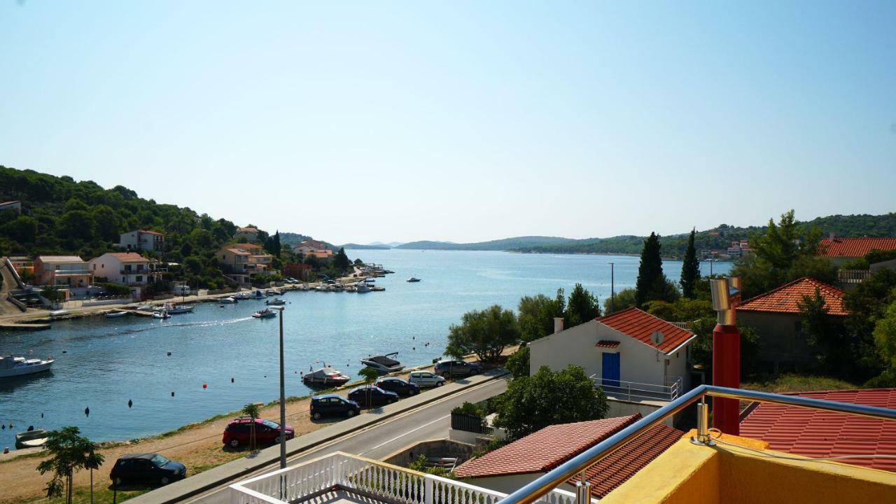 Guest House Sandra Tisno Exteriér fotografie
