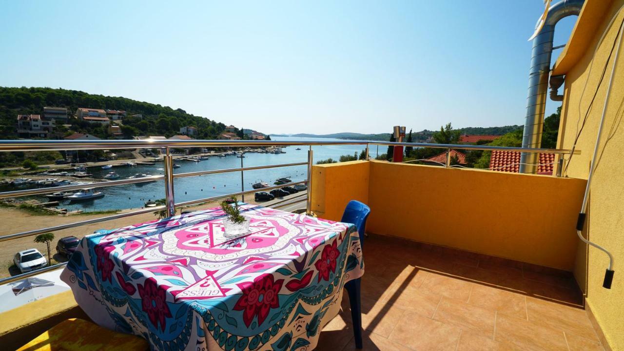Guest House Sandra Tisno Exteriér fotografie